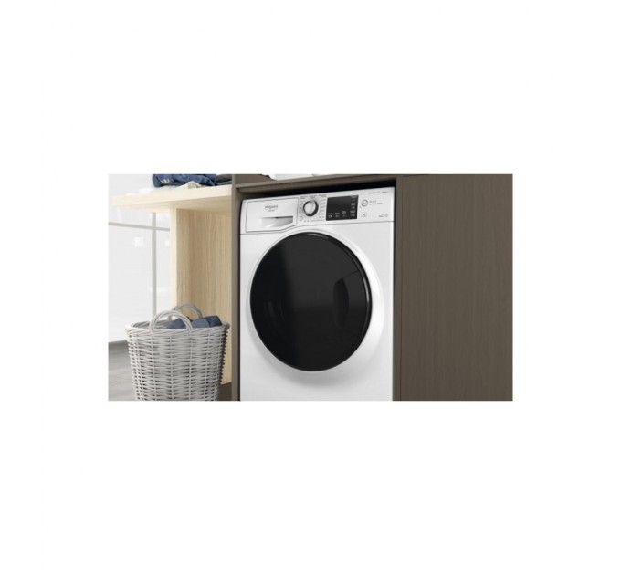 Стиральная машина Hotpoint-Ariston NDB10570DAUA