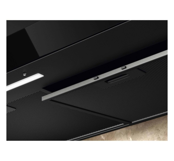 Витяжка кухонна Electrolux LFT819K