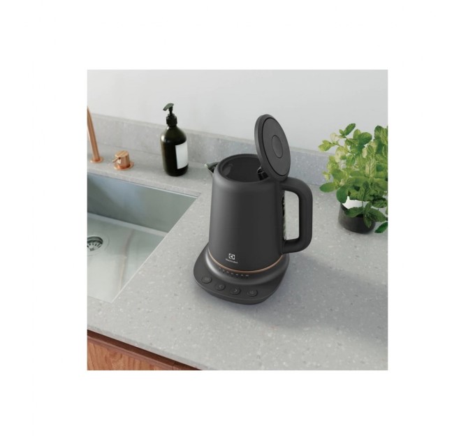 Электрочайник Electrolux E7K1-6BP