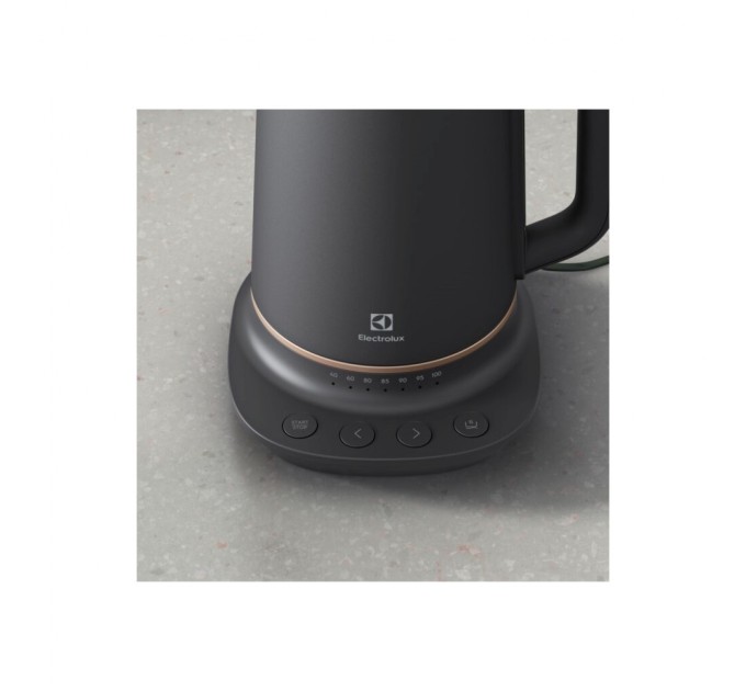Электрочайник Electrolux E7K1-6BP