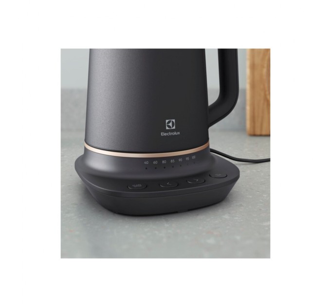 Электрочайник Electrolux E7K1-6BP