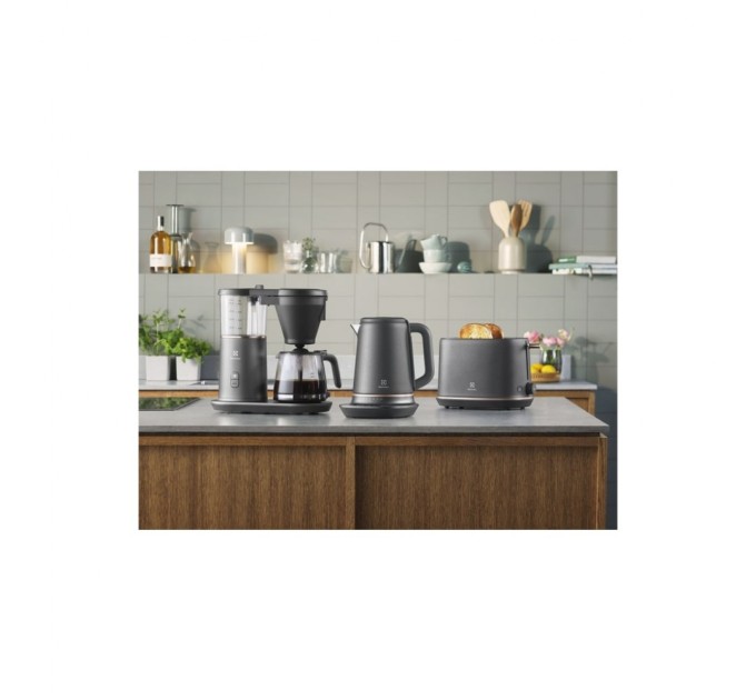 Электрочайник Electrolux E7K1-6BP