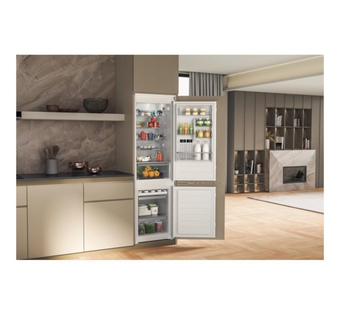 Холодильник Whirlpool WHC18D011C1SF